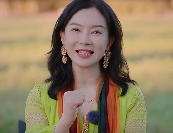 点”的李沁惊艳整个人面相变了惊鸿一瞥CQ9电子中国网站一档综艺被“一脸斑(图9)